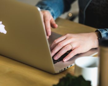 burst_typing-on-apple-computer